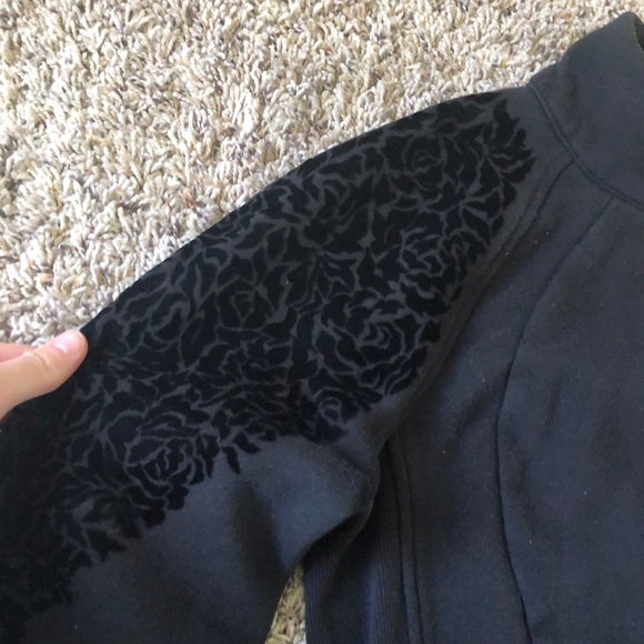 Lululemon sweatshirt - Picture 4 of 8